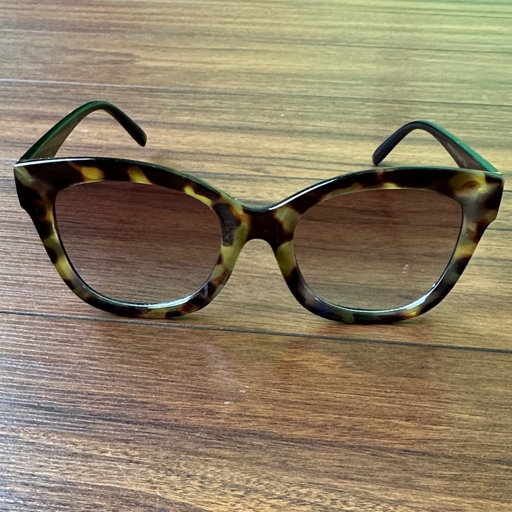 🕶️🕶️GUC Nanette Lepore Tortoise Shell Sunglasses🕶️🕶️
